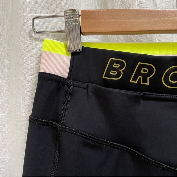 Brooks Running Black Run Within 7/8 Tight size medium - Picture 12 of 15